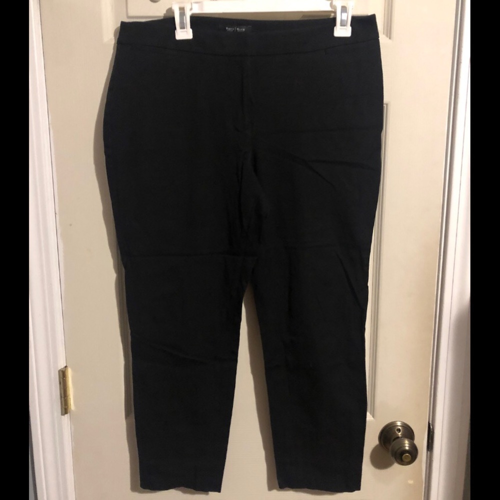 White House Black Market Capris 10R